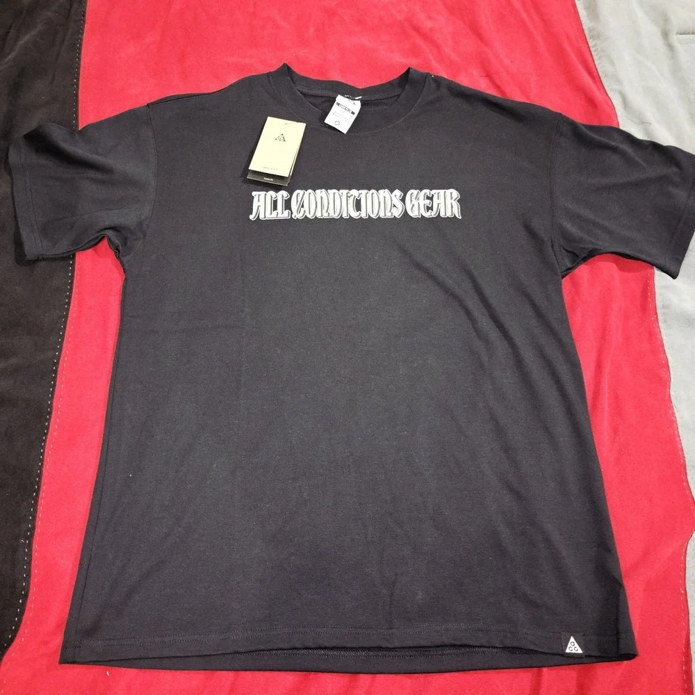 Nike ACG Black Iguana Graphic Dri-FIT T-Shirt HJ0884-010 size M